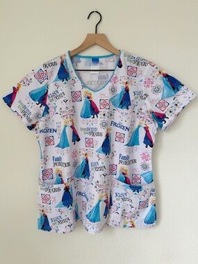 Disney Frozen Scrub Top Size Large Anna and Elsa Hugging